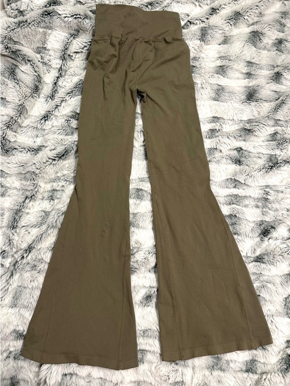 Free People Movement Good Karma Flare Leggings M/L Olive Green Ribbed Pull On